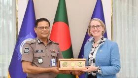 আইজিপির সঙ্গে ব্রিটিশ হাইকমিশনারের সাক্ষাৎ