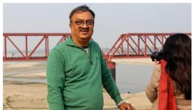 গোলাম মোর্শেদের কথায় তরুণ মুন্সীর কণ্ঠে লাকী আখান্দের গান