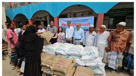 আউশ উৎপাদন বাড়াতে লৌহজংয়ে কৃষকদের মাঝে সার-বীজ বিতরণ