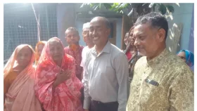 গাইবান্ধায় বন্ধুর বাড়িতে আইনমন্ত্রীর আকস্মিক সফর