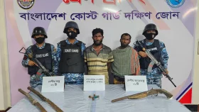 ভোলার দৌলতখানে অস্ত্রসহ ২ ডাকাত আটক