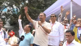 নবসৃষ্ট বগুড়া সিটি কর্পোরেশনের নামফলক উন্মোচন করছেন তারেক রহমান | সরাসরি...