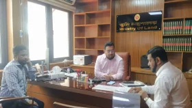 সরকারের এক ইঞ্চি জমির রাজস্ব ফাঁকি দেওয়ার সুযোগ নেই: ভূমি প্রতিমন্ত্রী