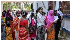 পশ্চিমবঙ্গে প্রথম দফার ভোট গ্রহণ চলছে