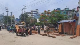 দাউদকান্দির গৌরীপুর বাজারে অতিরিক্ত টোল আদায়ের অভিযোগ