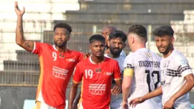 মোহামেডানকে হারিয়ে আবাহনীর চেয়ে ৬ পয়েন্টে এগিয়ে বসুন্ধরা