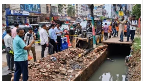 অবশেষে শুরু ফেনীর শহীদ শহীদুল্লা সড়কের ড্রেন নির্মাণ কাজ