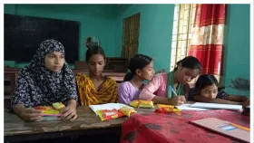 শ্রমিক দিবসেও খোলা কিশোর-কিশোরী ক্লাব, ছু&zwnj;টি পান&zwnj;নি শিক্ষকরা