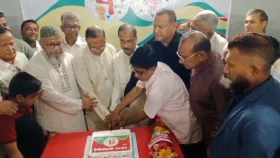 ভৈরবে &lsquo;দেশ রূপান্তর&rsquo;-এর ৭ম প্রতিষ্ঠাবার্ষিকীর কেক কাটলেন পাট ও বস্ত্র প্রতিমন্ত্রী