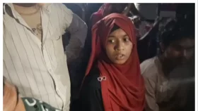 দুমকিতে প্রেমিক-প্রেমিকা আটক, মীমাংসার চেষ্টা চলছে