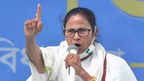 নির্বাচনে হেরেও যেভাবে &lsquo;অন্তর্বর্তীকালীন মুখ্যমন্ত্রী&rsquo; হতে পারেন মমতা