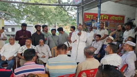 বাল্কহেড থেকে চাঁদাবাজি ও বালু উত্তোলনের বিরুদ্ধে বিক্ষোভ