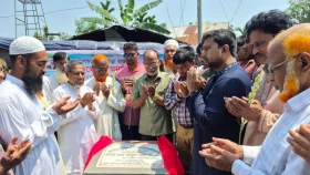 গুরুদাসপুরে রাস্তা কার্পেটিং কাজের উদ্বোধন