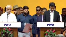মুখ্যমন্ত্রী হিসেবে শপথ নিলেন বিজয় থালাপতি
