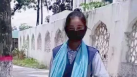 স্কুল ড্রেসে মসজিদে ছাত্রীর টিকটক ভাইরাল, অতঃপর...
