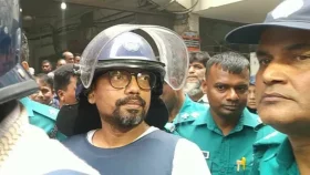 প্রিজনভ্যান দুর্ঘটনায় পলকের ঘাড় ও কোমরের হাড় সরে গেছে