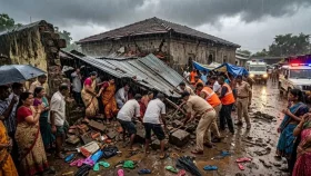 ভারতে মন্দিরের দেওয়াল ধসে ৬ জনের মৃত্যু