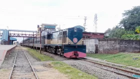ঈদযাত্রায় ২য়দিনের ট্রেনের টিকিট বিক্রি আজ