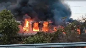 ভারতের রাজস্থানে চলন্ত ট্রেনে আগুন