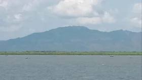 মিয়ানমারের অভ্যন্তরে নাফনদীতে গোলাগুলি