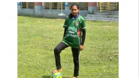 দারিদ্র্যকে হার মানিয়ে জাতীয় দলে খেলতে চায় নাদিরা