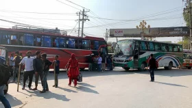 রাজশাহীতে সব রুটের বাস চলাচল বন্ধ