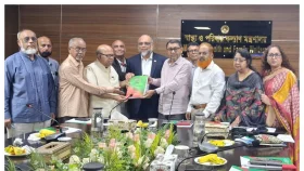স্বাস্থ্যমন্ত্রীর সঙ্গে স্বাস্থ্য খাত সংস্কার কমিশনের সুপারিশ বাস্তবায়নে আলোচনা