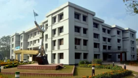 টানা ২২ দিনের ছুটিতে যাচ্ছে পবিপ্রবি