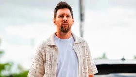 রোনালদোর পর মেসিও বিলিয়নিয়ার ক্লাবে