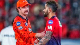 আইপিএলে উত্তাপ: হেডের সাথে হ্যান্ডশেক করলেন না কোহলি