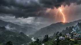 ভারতের দিকে ধেয়ে আসছে বিশাল &zwnj;&lsquo;মেঘমালা&rsquo;