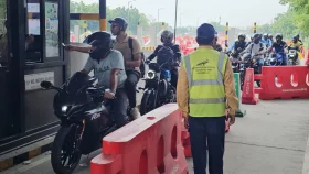 পদ্মা সেতুতে ১২ ঘণ্টায় দুই কোটি ৪১ লাখ টাকা টোল আদায়
