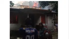 পশ্চিম ইলিশায় রহস্যজনক আগুনে নিজাম মৃধার বসতঘর পুড়ে ছাই