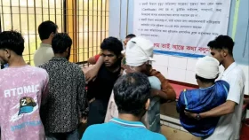 ব্রাহ্মণবাড়িয়ায় চলন্ত ট্রেনের ছাদ থেকে পড়ে আহত ৮
