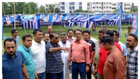 নামাজ আদায়ের জন্য প্রস্তুত বগুড়া কেন্দ্রীয় ঈদগাহ মাঠ