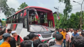 গোপালগঞ্জে বাস-মোটরসাইকেলের সংঘর্ষে নিহত ৫