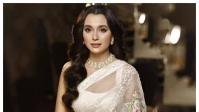 দর্শকের সঙ্গে রকস্টার দেখছেন সাবিলা
