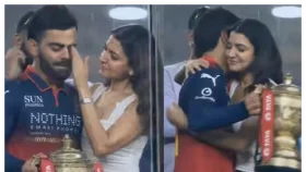 ভাইরাল বিরাট-আনুশকার আবেগঘন মুহূর্ত