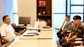 প্রধানমন্ত্রীর সঙ্গে সাক্ষাৎ করলেন লেফটেন্যান্ট জেনারেল মিনহাজুল আলম