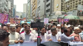 চেয়ারম্যানের পদত্যাগ দাবিতে আজও ইসলামী ব্যাংক গ্রাহকদের অবস্থান