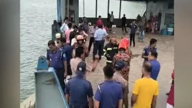 আবারও দৌলতদিয়া ঘাটে যাত্রীবাহী বাস ডুবি
