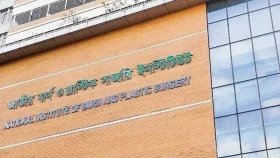 উত্তরায় গ্যাস লাইন লিকেজ থেকে আগুনে দগ্ধ ৩