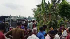 কুড়িগ্রামে সড়ক দুর্ঘটনায় বাবা-ছেলে নিহত