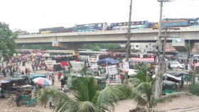 সিরাজগঞ্জে যমুনা সেতু পশ্চিম মহাসড়কে তীব্র যানজট