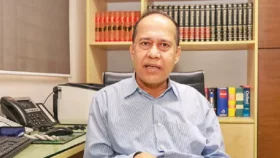 হাইকোর্টে জামিন চেয়েছেন সাবেক প্রধান নির্বাচন কমিশনার