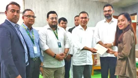 ঋতুপণাকে বাড়ি নির্মাণে আর্থিক সহায়তার চেক দিলেন প্রধানমন্ত্রী