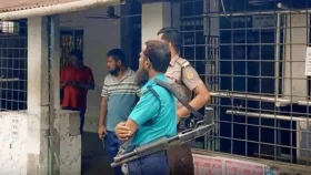 খুলনায় নামাজ চলাকালে মসজিদে হামলা, গুলিবিদ্ধ ২