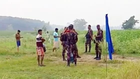 শূন্যরেখায় থাকা ১২ জনকে চার দিন পর ফেরত নিল বিএসএফ