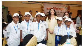 কৃতি শিক্ষার্থীদের সঙ্গে আড্ডায় মাতলেন জাইমা রহমান