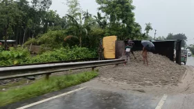 কুড়িগ্রামের সঙ্গে সারা দেশের রেল যোগাযোগ বন্ধ